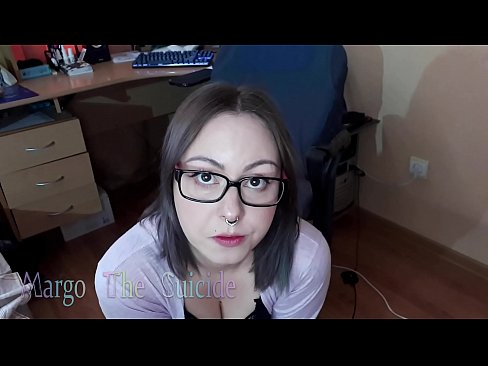 ❤️ Te Kotiro Sexy me nga mohiti ka ngotea te Dildo i runga i te kamera ❤️ Karekau Nui i a matou